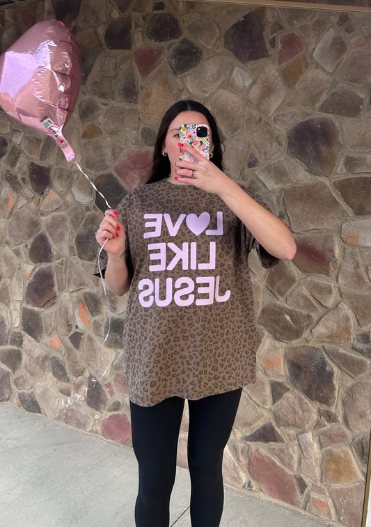 Love Like Jesus Christian graphic tee for women – Sixteen Fifteen Collective