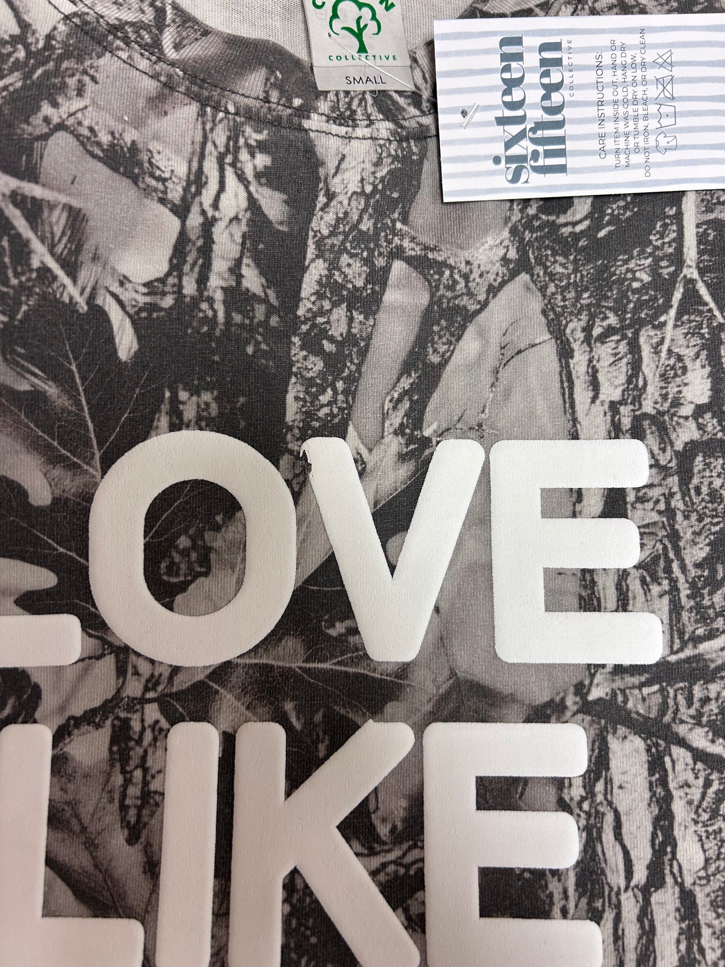 LOVE LIKE JESUS vintage grey wood camo, S whoopsie