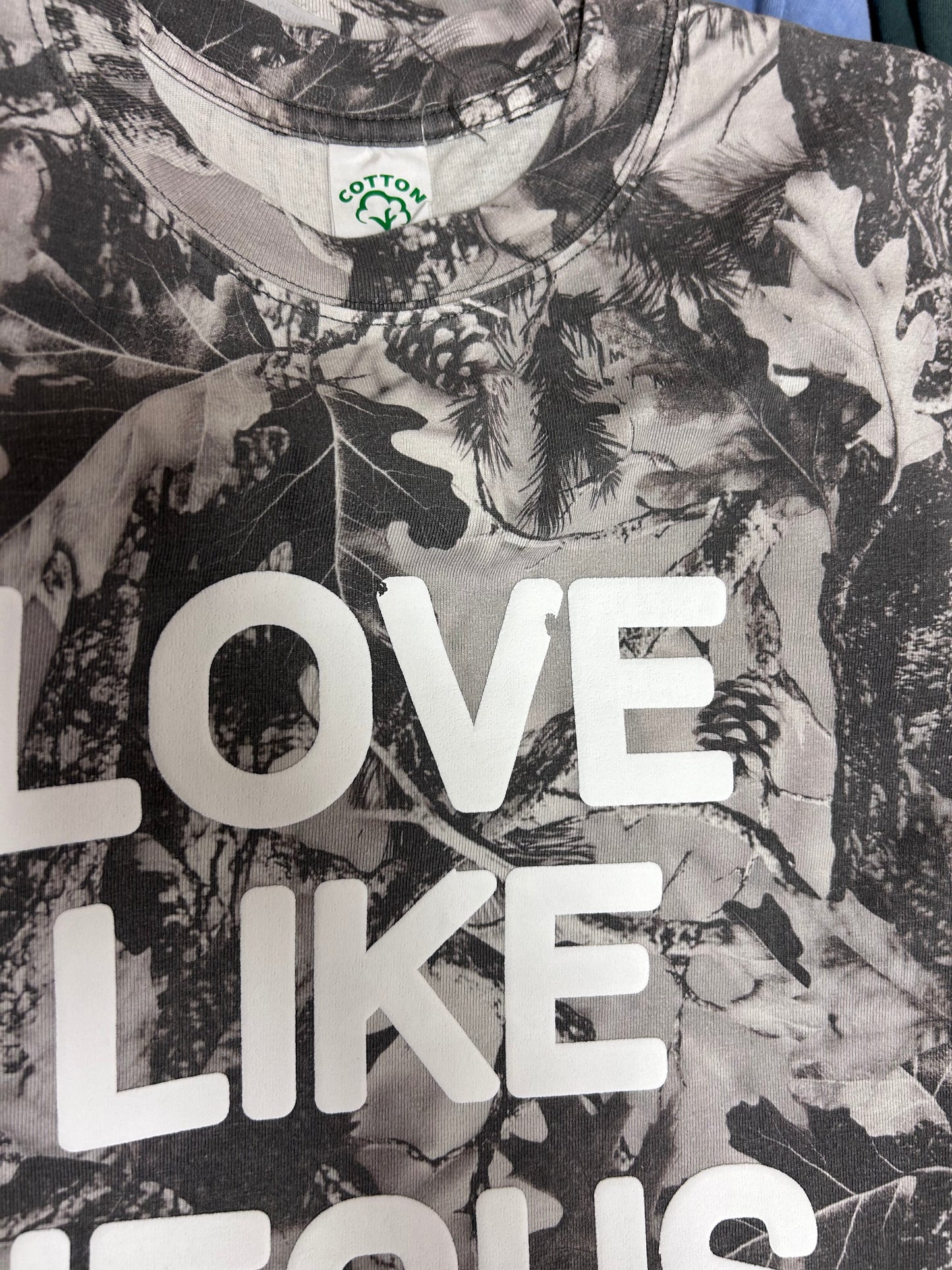 LOVE LIKE JESUS vintage grey wood camo, S whoopsie