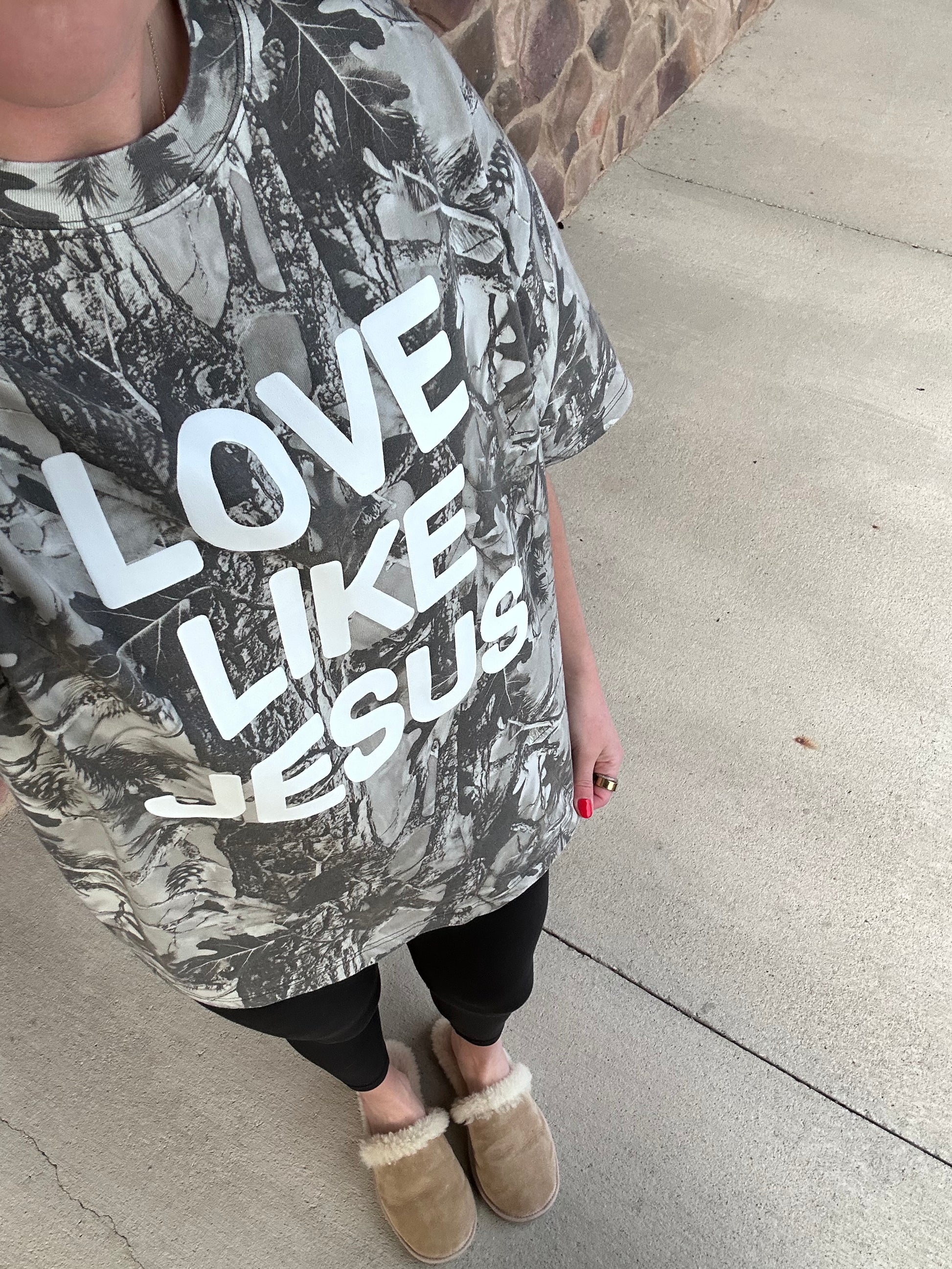 Love Like Jesus Christian graphic tee – Sixteen Fifteen Collective