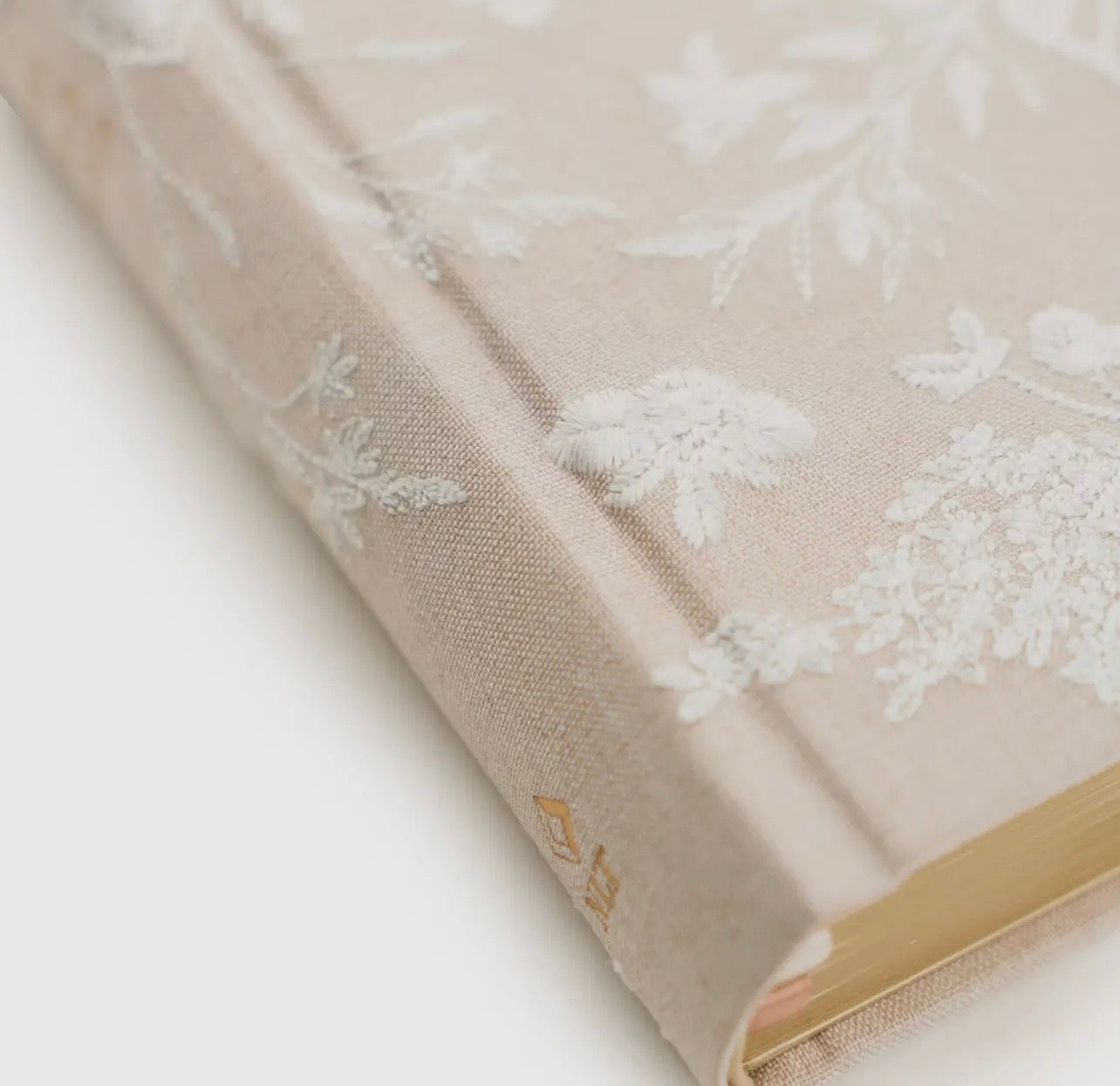 NLT Compact Bible: Casablanca Theme