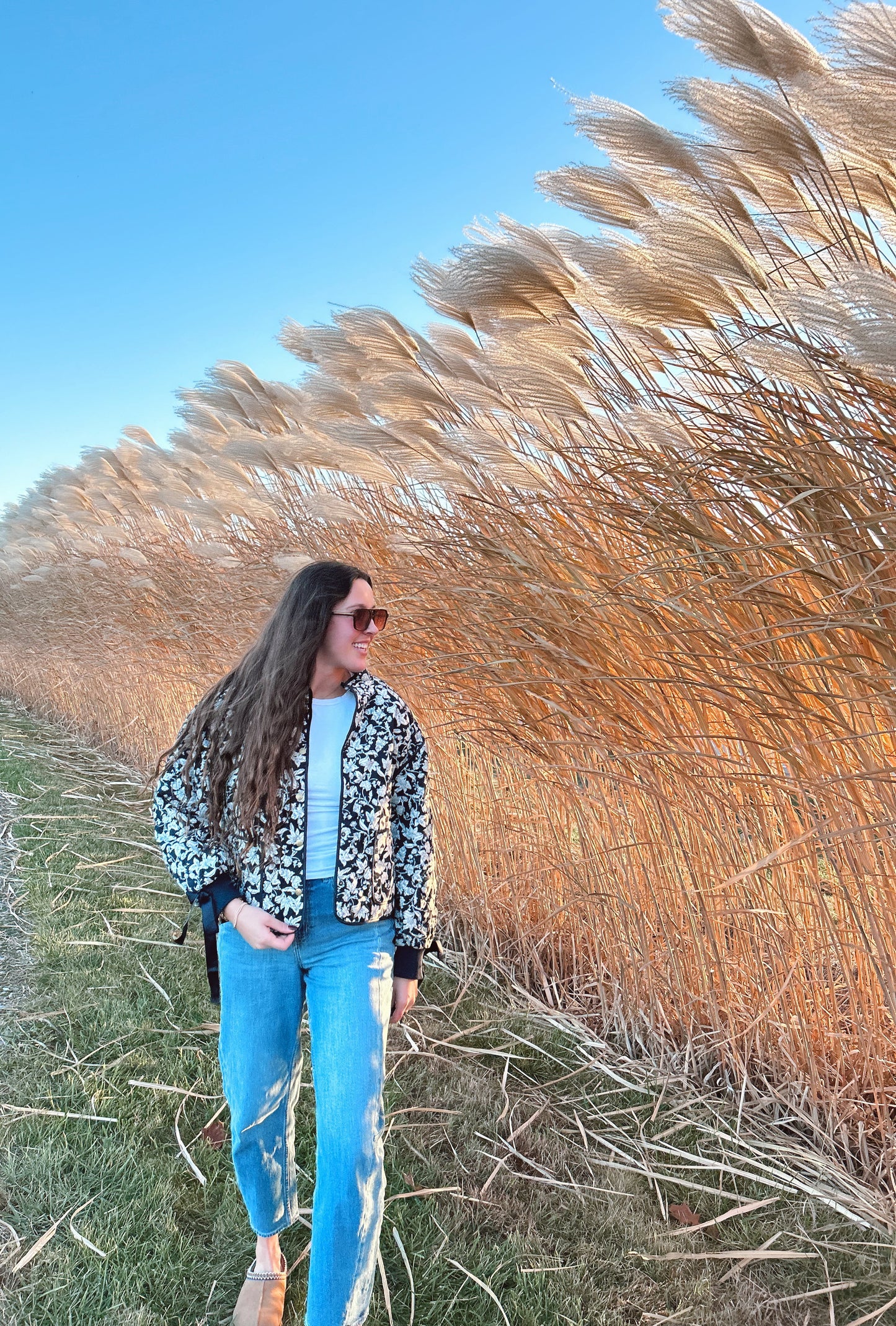 Felicity Floral Jacket - navy