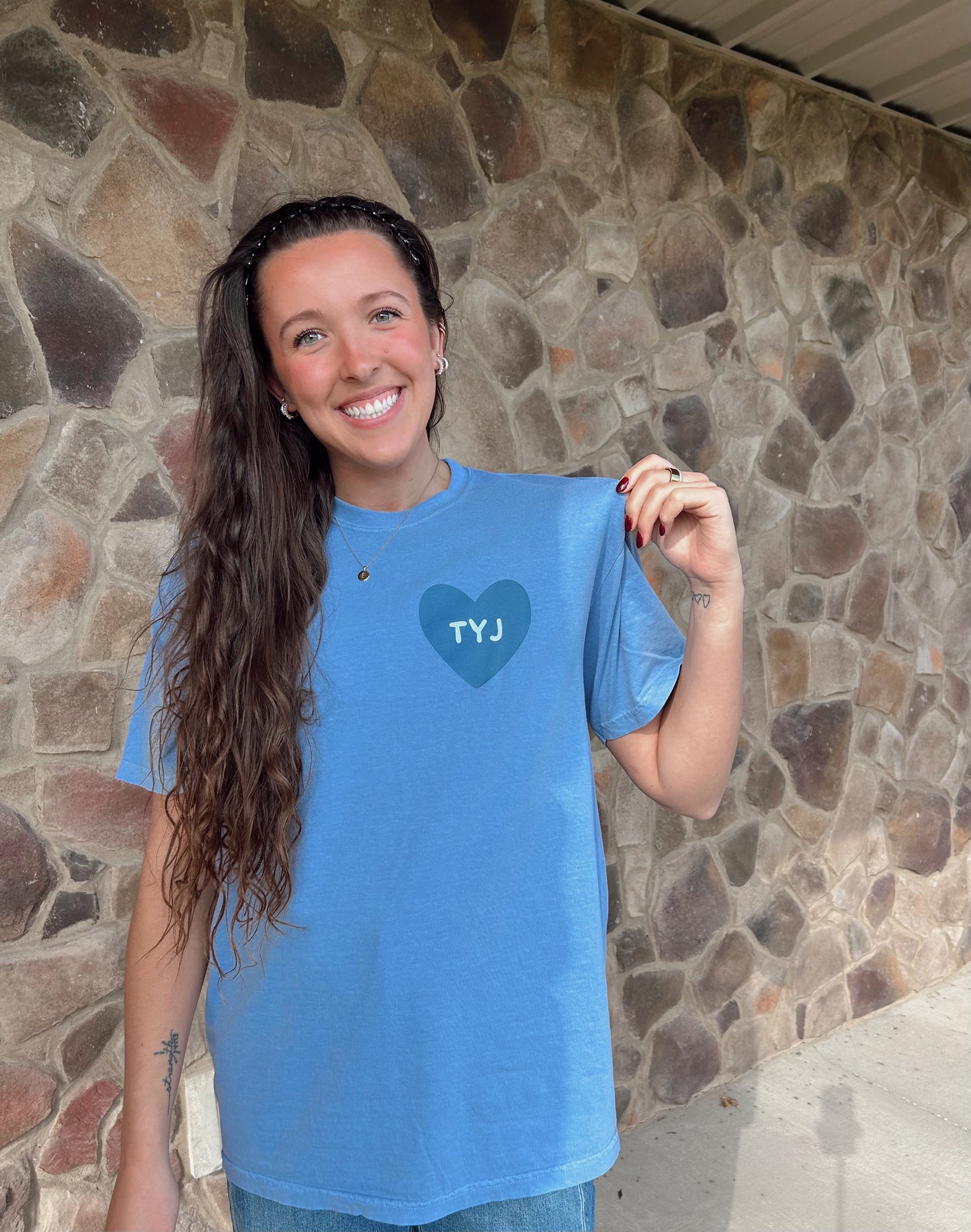 TYJ Comfort Colors GraphicTtee, washed denim